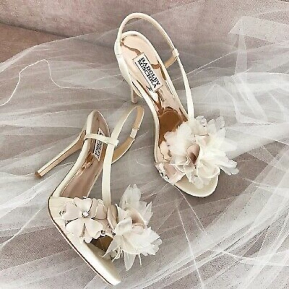 Badgley Mischka Forever Flower sandal - Light pink